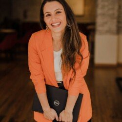 Coach en marca personal y desarrollo humano.